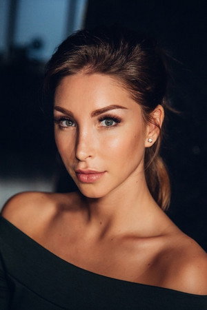 Cover image for Julia Chiplieva