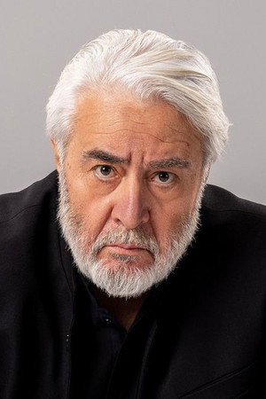 Cover image for Uğur Yücel