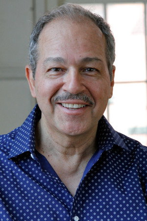 Cover image for Gilbert Cruz