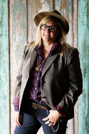 Cover image for Michele Noble
