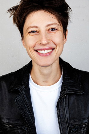 Cover image for Julia Schunevitsch