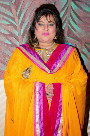 Cover image for Dolly Bindra