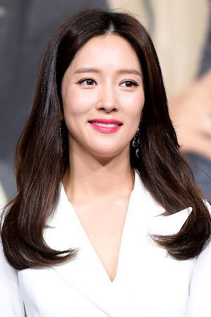 Cover image for 왕빛나