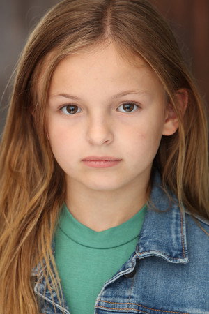 Cover image for Savannah Reina