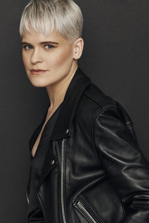 Cover image for Mishay Petronelli