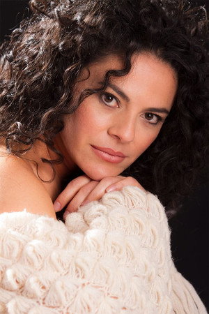 Cover image for Isabel Gaona