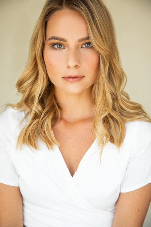 Cover image for Annika Foster