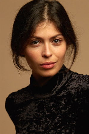 Cover image for Leslie Medina