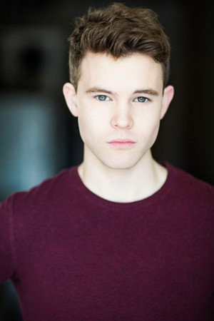 Cover image for Rohan Mead