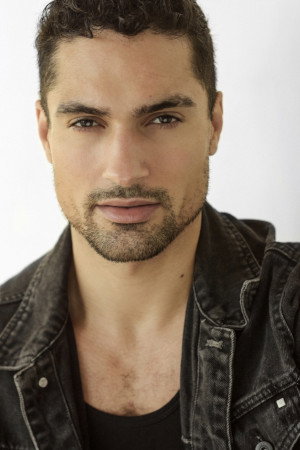 Cover image for Darien Martin