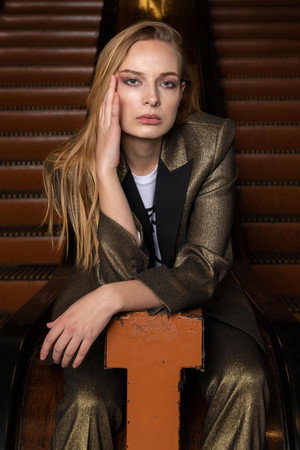 Cover image for Lauren De Bie