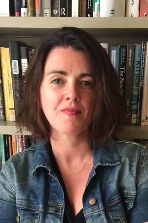 Cover image for Kelly Valentine Hendry