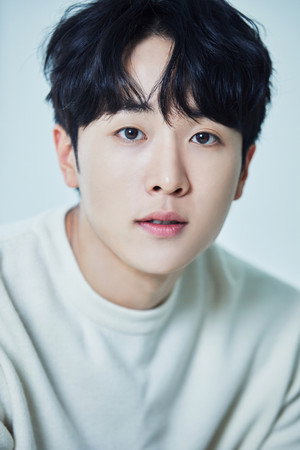 Cover image for Yoon Woo