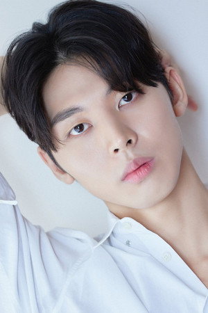 Cover image for 강현오