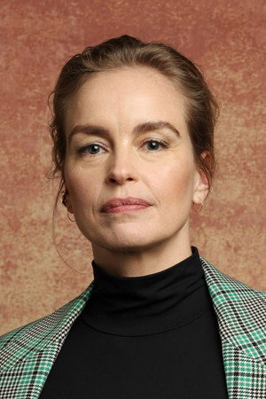Cover image for Nina Hoss