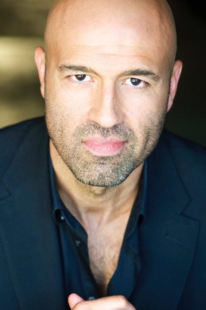 Cover image for Byron Quiros