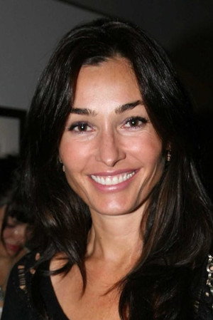 Cover image for Dara Tomanovich