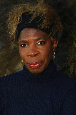 Cover image for Almayvonne