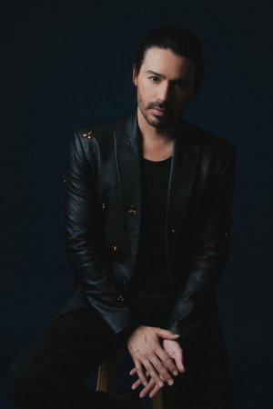 Cover image for César Rodríguez