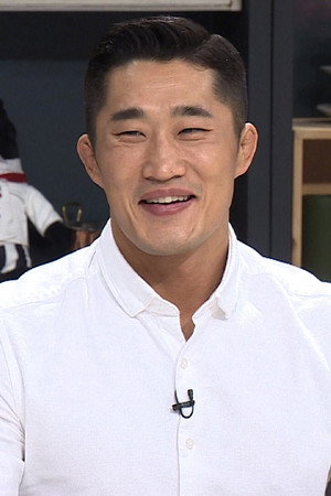 Cover image for 김동현