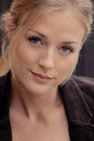 Cover image for Chloe Snyder