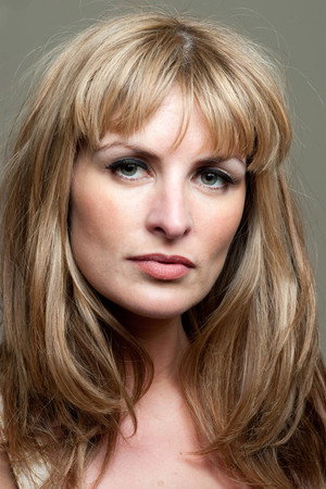 Cover image for Lesley Harcourt