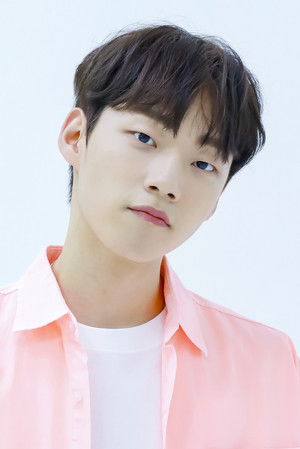 Cover image for Yoon Jae-chan