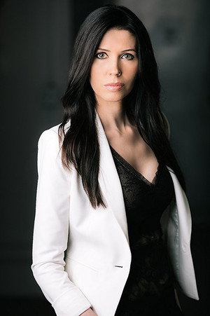 Cover image for Amanda May
