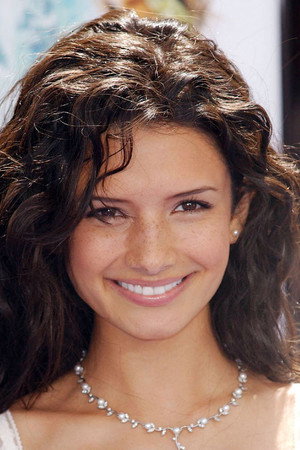 Cover image for Alice Greczyn