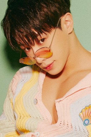 Cover image for Lee Ho-seok