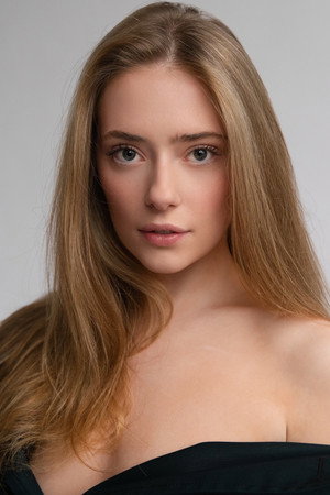 Cover image for Emma Hullar