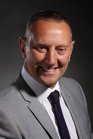 Cover image for Steve Barnett