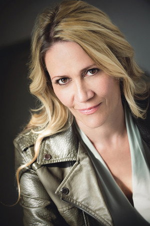 Cover image for Colleen Kelly