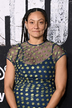 Cover image for Kira Kelly