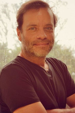 Cover image for Carlos Mariño
