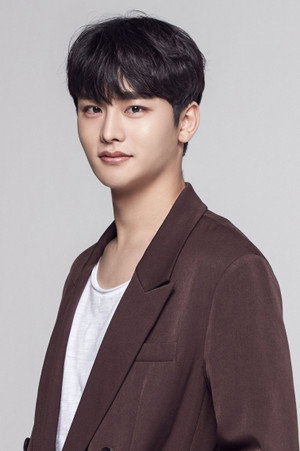 Cover image for Choi Jung-woo