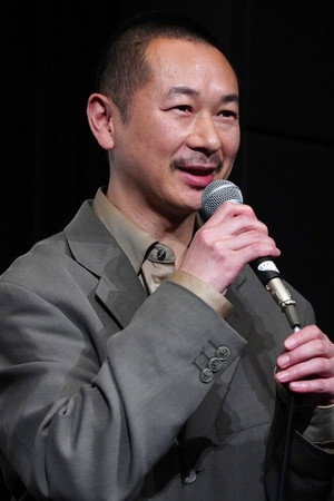 Cover image for 岡本英之