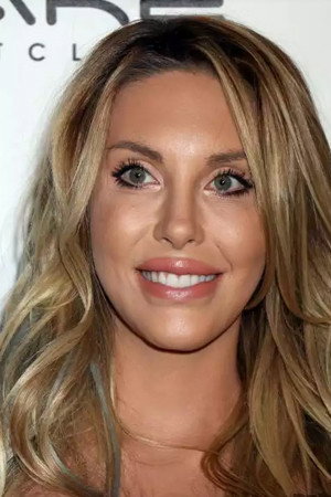 Cover image for Chloe Lattanzi
