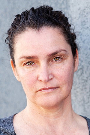 Cover image for Nina Deasley