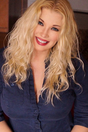 Cover image for Anna Karin
