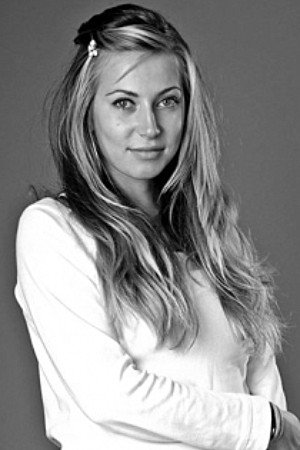 Cover image for Rayna Sirmina