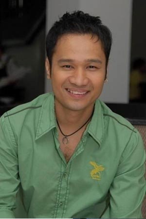 Cover image for Benjapol Cheuyaroon