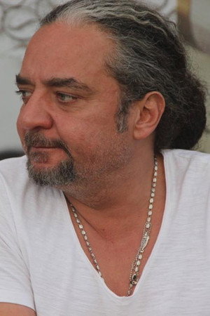 Cover image for أحمد نادر جلال