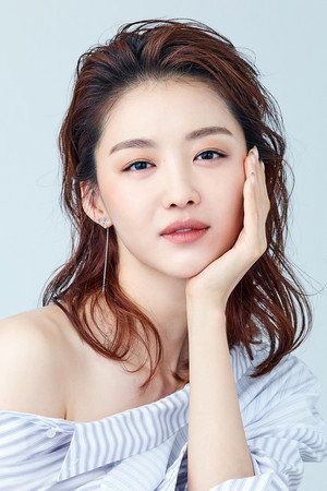 Cover image for 장희진