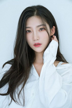 Cover image for Kwon Eun-bin