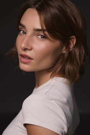 Cover image for Julia Martínez