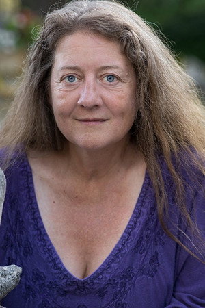 Cover image for Naomi Simpson