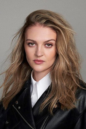 Cover image for Lara Peake