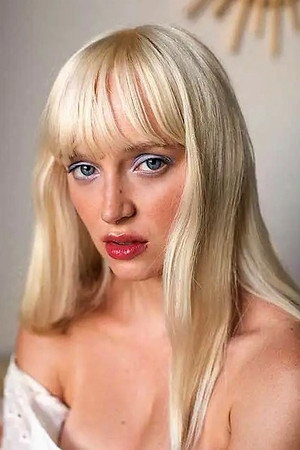 Cover image for Karina Kolokolchykova