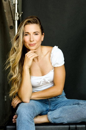 Cover image for Louise Hradsky